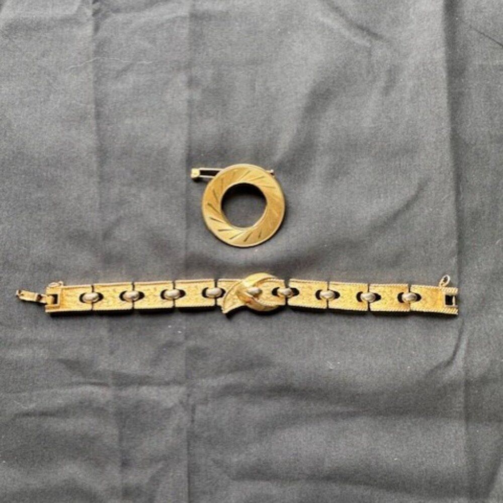 Set of 4 Vintage Signed Monet Bracelet Brooch Gold Tone and Black Tone
